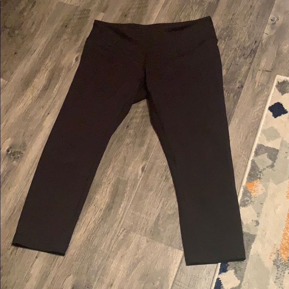 Black Lululemon capris